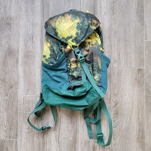 REI Co-Op Flash 22 Lightweight Frameless Backpack Day Pack Hiking Green Camo